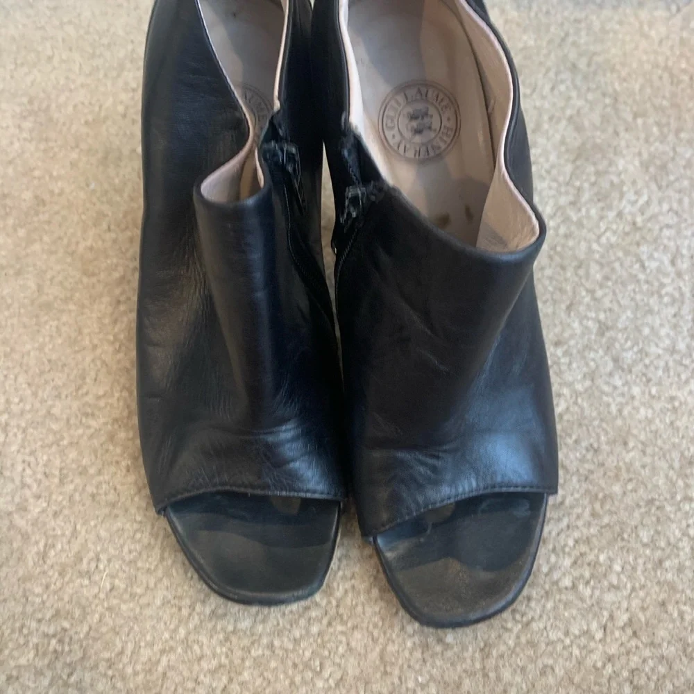 Guillaume Hinfray leather black peep toe booties - Picture 2 of 5